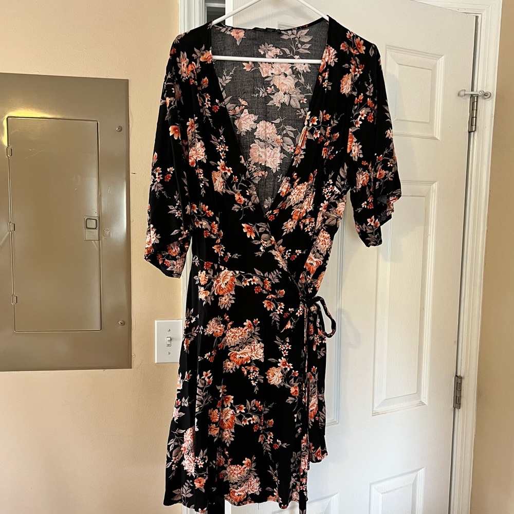 Forever 21+ wrap robe. 1X floral.